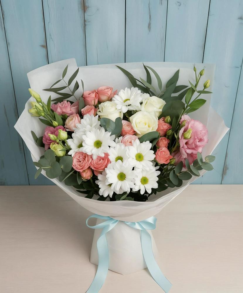 Букет цветов из: Розы, Лизиантусы и Хризантемы в Малиновом озере