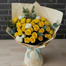 Букет цветов из:  Розы в Малиновом озере