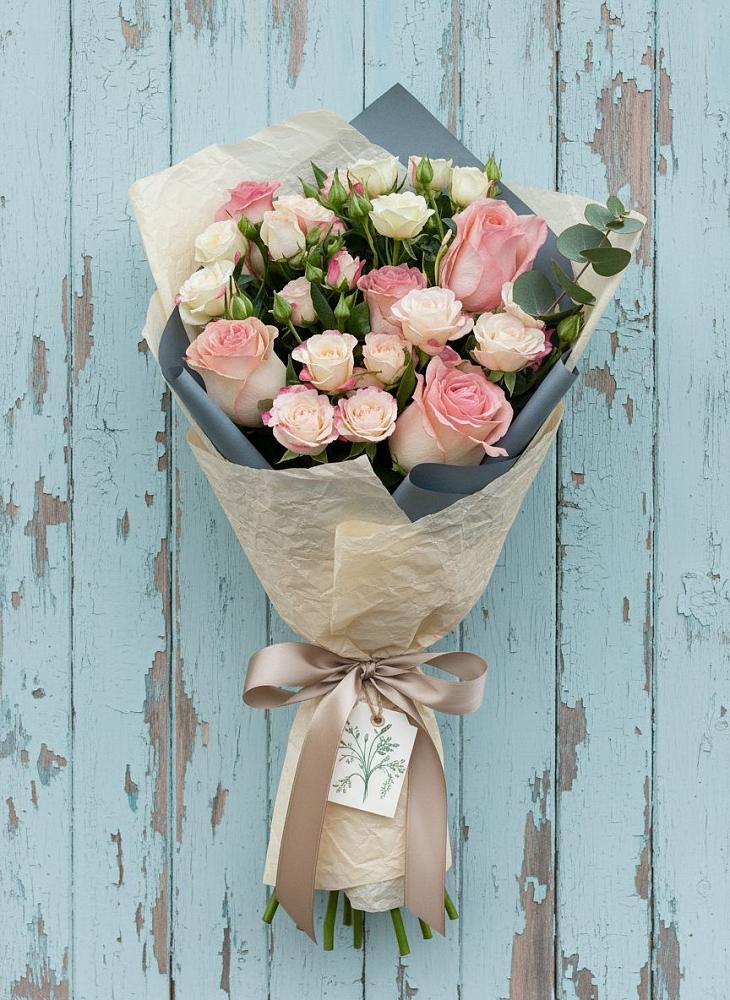 Букет цветов из: Розы в Малиновом озере