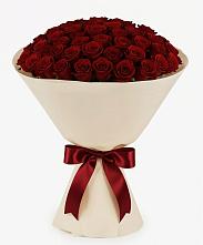 Букет 101 Бордовая роза Блэк Бакарра в Малиновом озере