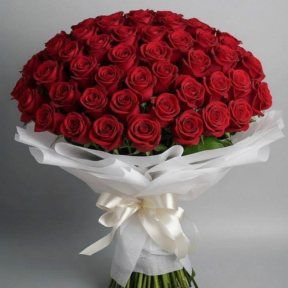 Букет 101 Красная роза Блэк Мэджик в Малиновом озере