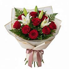 Букет цветов из:  Лилии и Розы #REPLACE_PRED# Малиновом озере