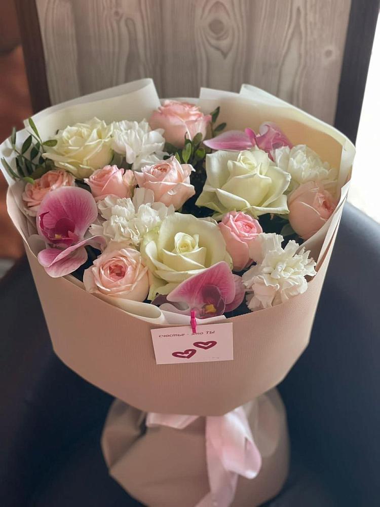 Букет цветов из: Орхидеи, Розы и Гвоздики в Малиновом озере