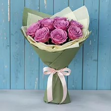 Букет Розы Фёрст Леди в Малиновом озере