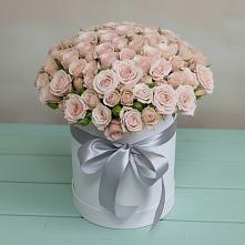 Цветочная композиция из Розы в шляпной коробке #REPLACE_PRED# Малиновом озере