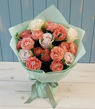Букет цветов из:  Розы в Малиновом озере