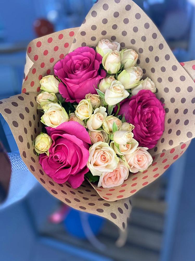 Букет цветов из: Розы в Малиновом озере