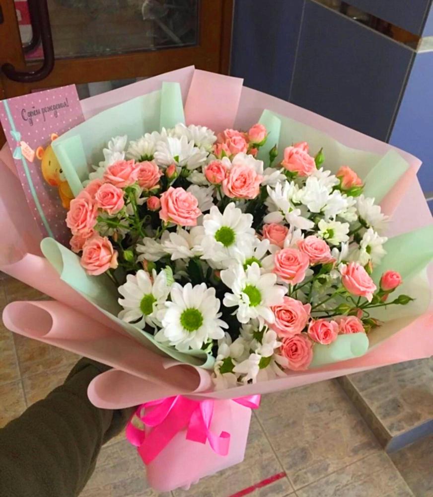 Букет цветов из: Розы и Хризантемы в Малиновом озере