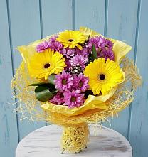 Букет цветов из:  Хризантемы и Герберы в Малиновом озере