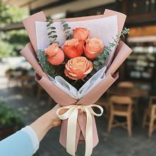 Букет цветов из:  Розы #REPLACE_PRED# Малиновом озере