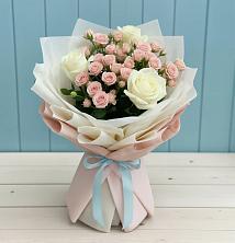 Букет цветов из:  Розы в Малиновом озере