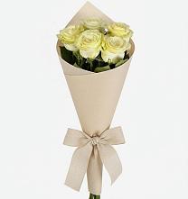 Букет цветов из:  Розы в Малиновом озере