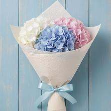 Букет цветов из:  Гортензия в Малиновом озере