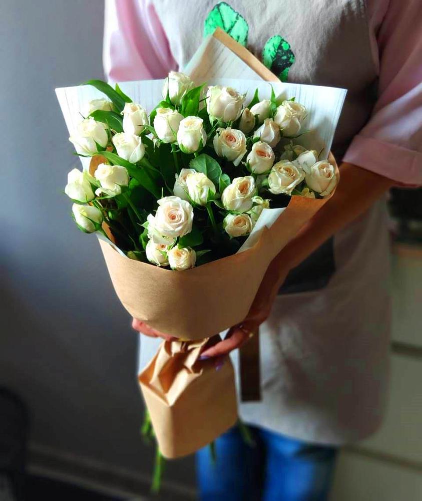 Букет цветов из: Розы в Малиновом озере