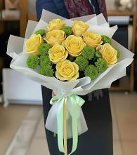 Букет цветов из:  Хризантемы и Розы в Малиновом озере