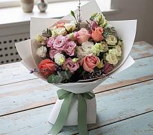 Букет цветов из:  Розы, Лизиантусы и Гвоздики в Малиновом озере