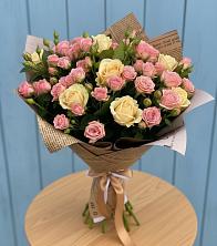 Букет цветов из:  Розы в Малиновом озере