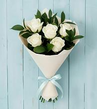 Букет цветов из:  Розы в Малиновом озере