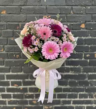 Букет цветов из:  Герберы и Хризантемы в Малиновом озере