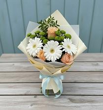 Букет цветов из:  Герберы, Розы и Хризантемы в Малиновом озере