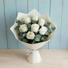 Букет Белые розы в Эвкалипте в Малиновом озере