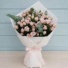 Букет цветов из:  Розы в Малиновом озере