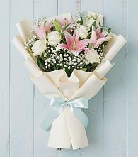 Букет цветов из:  Лилии в Малиновом озере