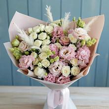 Букет цветов из:  Альстромерии и Розы в Малиновом озере